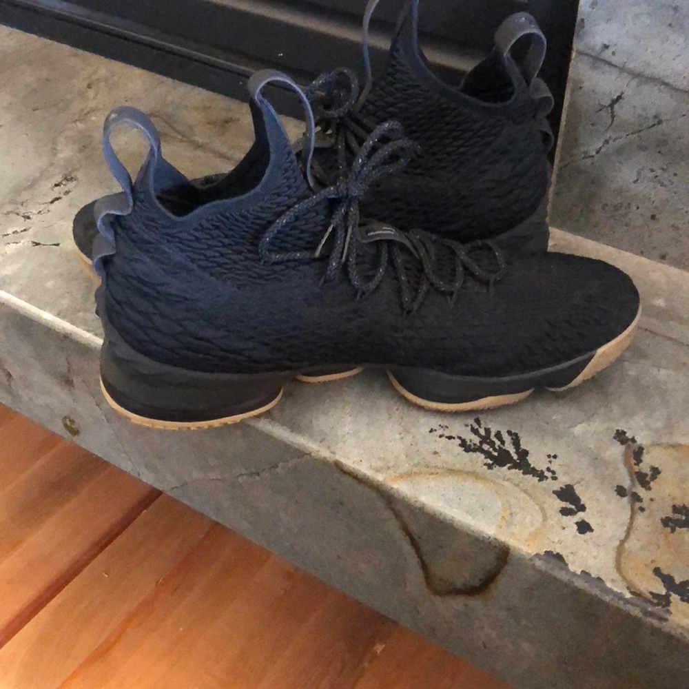 Lebron XIV black gum